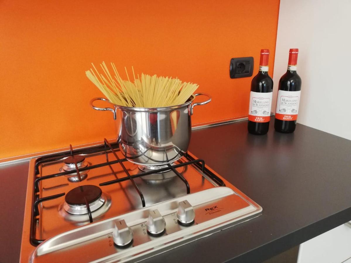 La Piazzetta Apartment สเตรซา ภายนอก รูปภาพ