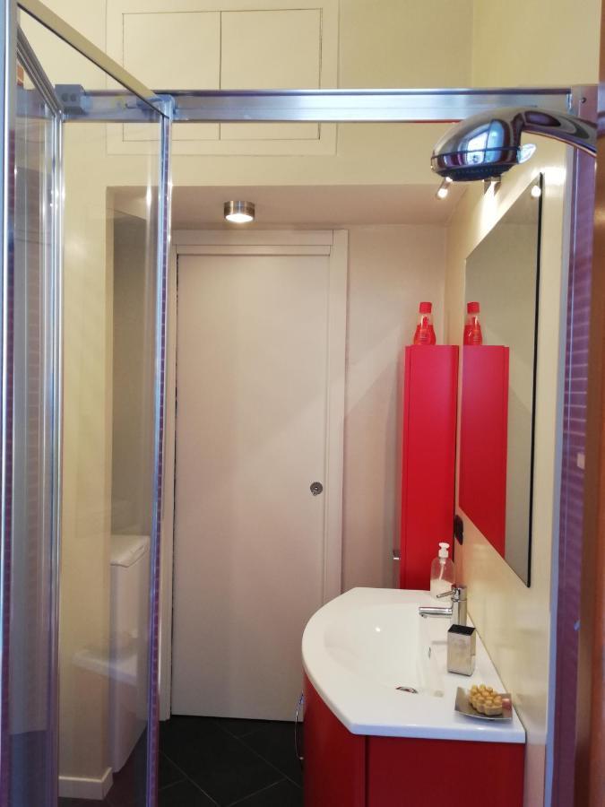 La Piazzetta Apartment สเตรซา ภายนอก รูปภาพ